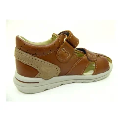 Bruine sandalen om te leren lopen