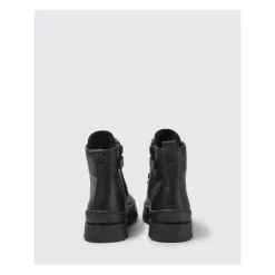 Enkellaarsjes met veters