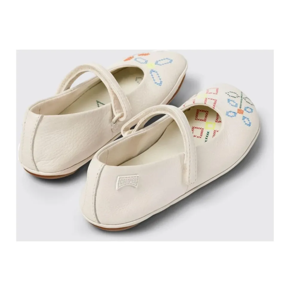 Geborduurde leren ballerina's