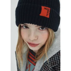 Gebreide Beanie Muts met Patch