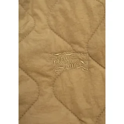 Gewatteerd jack met geborduurd logo