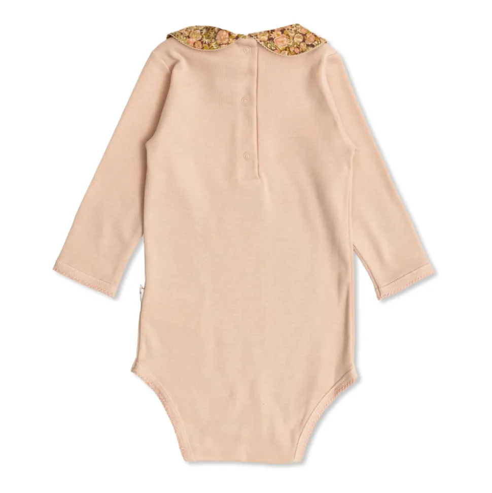 Lichaam met een kraag