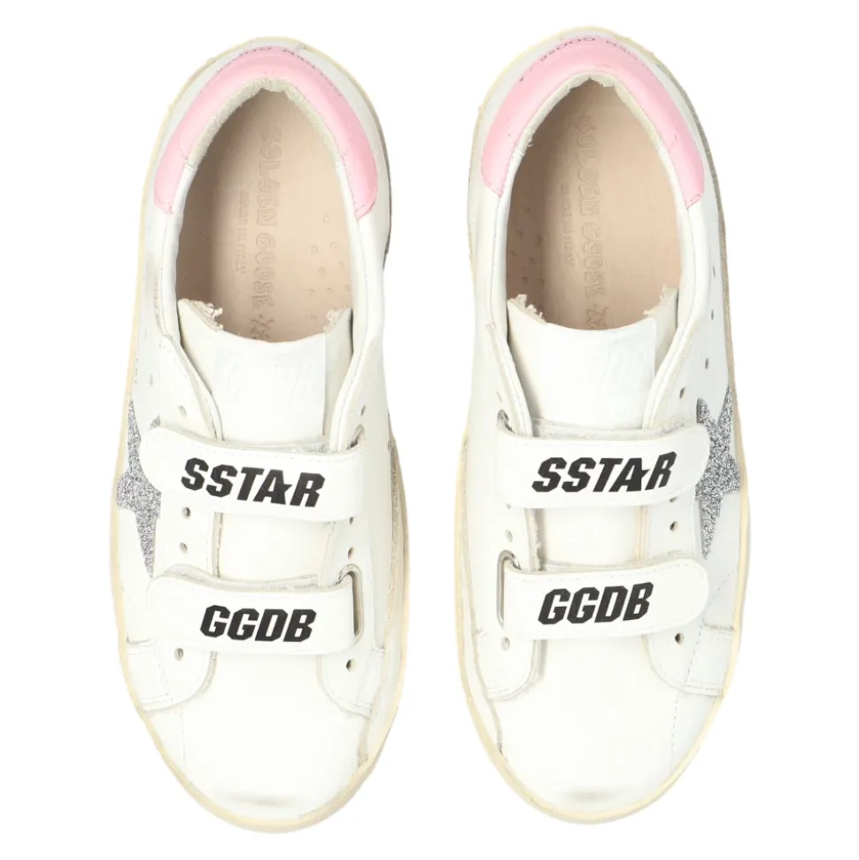 Oude schoenen sneakers