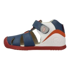 Sandalen met bandjes en klittenbandsluiting