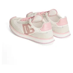 Witte en roze sneakers