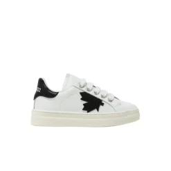 Witte logo sneakers stijlvol ontworpen