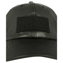 Zwarte Faux Leren Geborduurde Logo Hoed